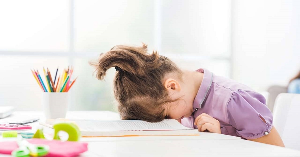 Cho trẻ ngủ đủ giấc để không ảnh hưởng để khả năng ghi nhớ của trẻ